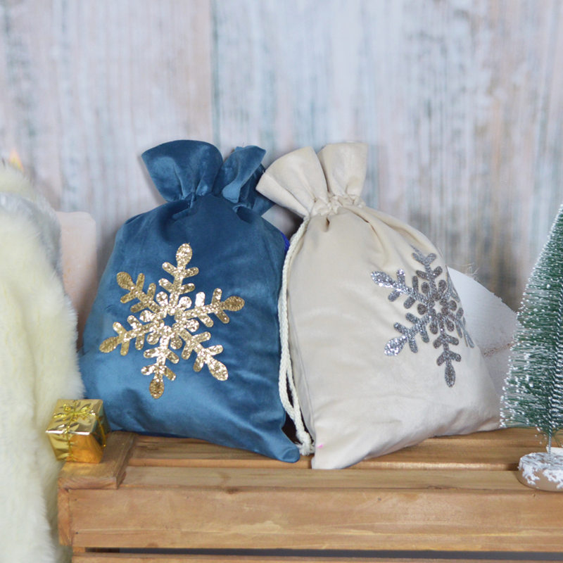 Silver Snowflake Christmas Present Draw String Bags