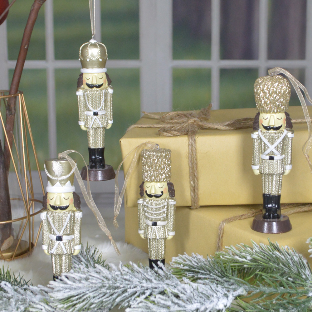 Polyresin nutcracker soldier statue hanging Christmas decoration