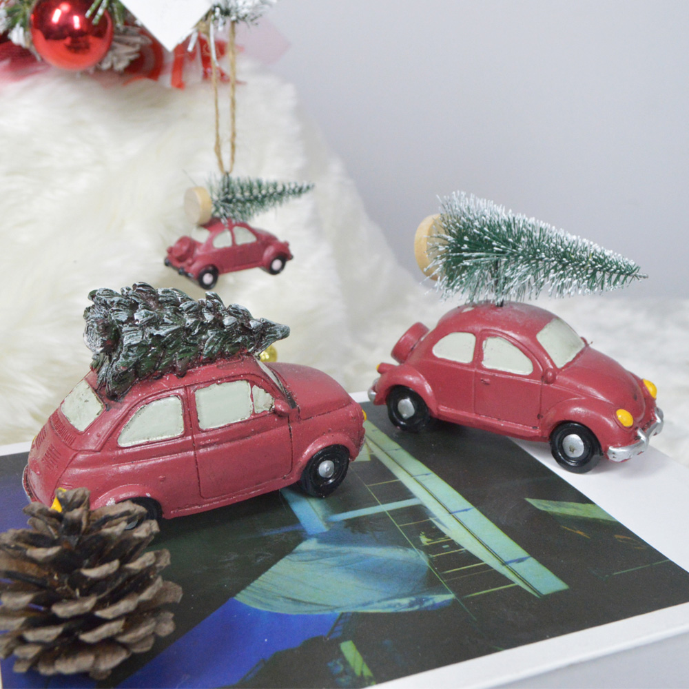 Christmas craft decoration red car carrying tree ornament polyresin hanging
